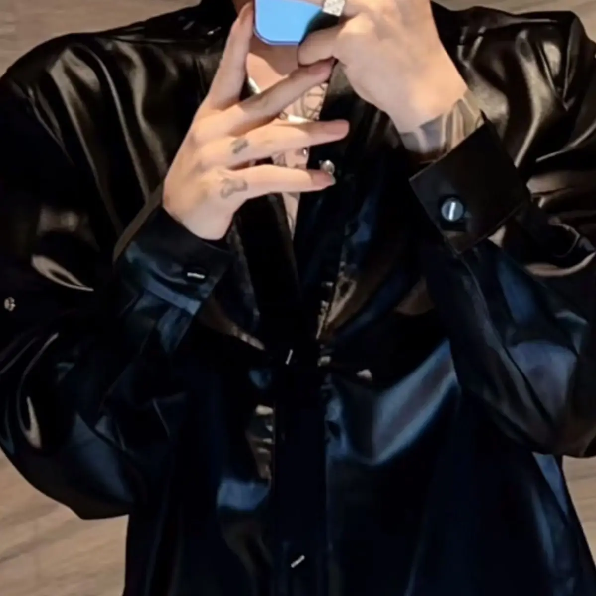 

Cooling Sensation Silk V-Ne Повседневная мужская верхняя одежда irt Легкая нескользящая роскошная одежда irt Busin Gentleman Sle