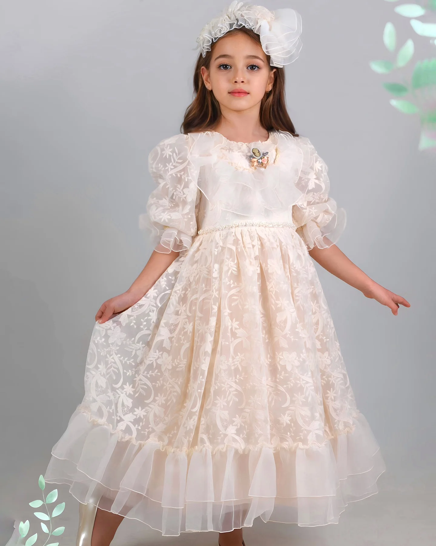 

Beige A Line Flower Girl Dresses for Wedding Half Sleeves Lace Kids Birthday Gowns Tiered Ruffles Little Girl Photoshoot Dresses