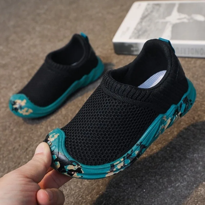 2026 Autumn Solid Color Breathable Knitted Sports Shoes For Children Aged 4-15 Slip-on Casual Shoes Cross-border Explosion Style