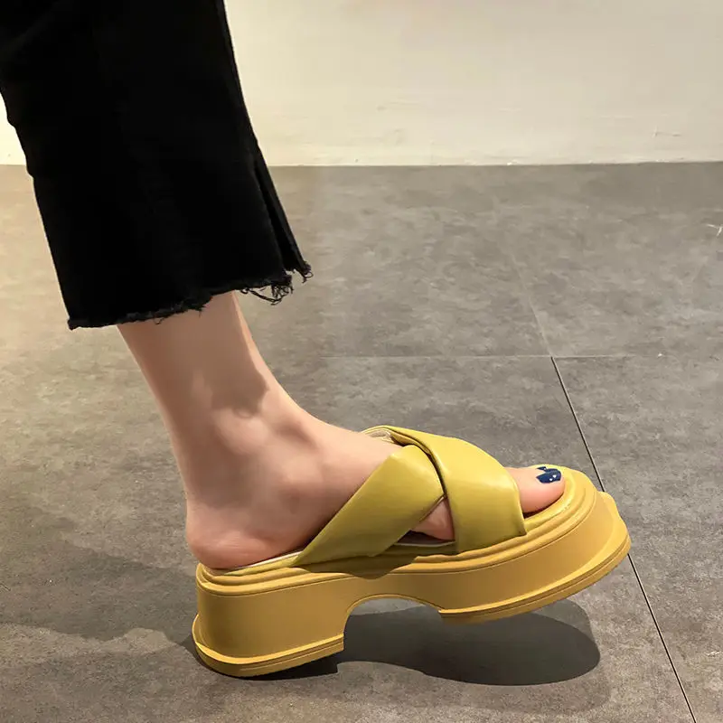 Designer Fashion Women Casual Slippers Open-toed Outside Female Cross-tied Slipper Platform Soft-soled Women Beach Slides Sandal