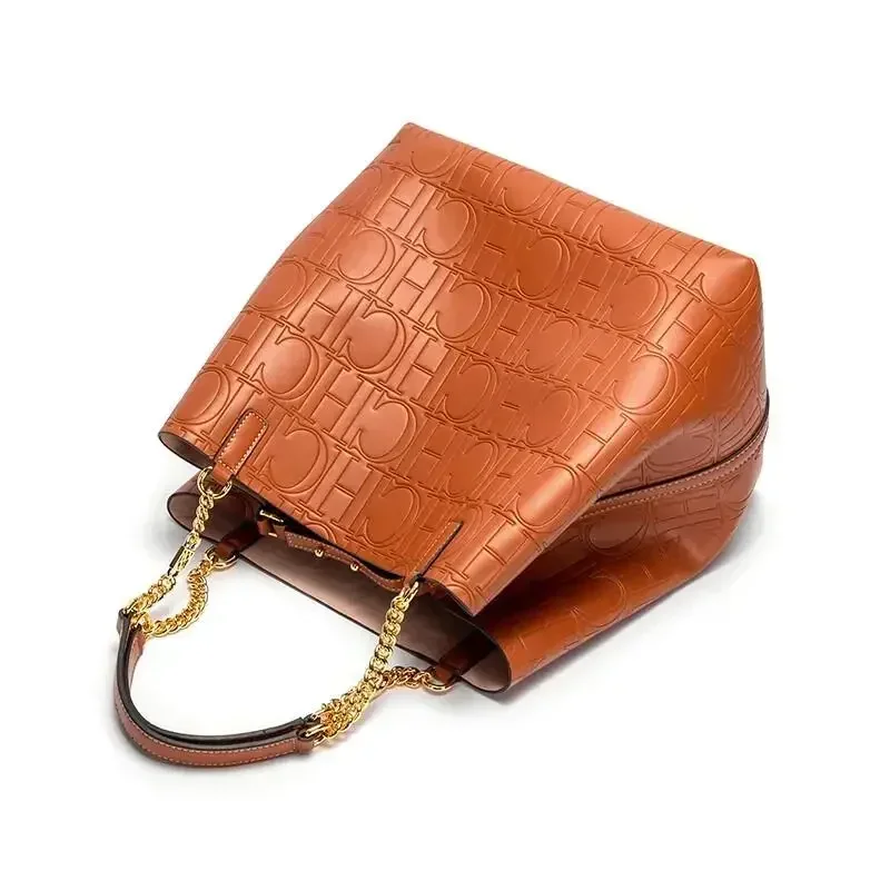 CH High Quality Solid Color Simple Style Women's Large Capacity Handbag Suitable Daily Commuting Fashionable Versatile image 5