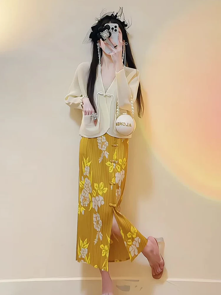 

Elegant High Waist Printed Long Sleeve V-Neck Top And Skirt Set Women's Summer Fashion Outfit Straight Cut Simple Style