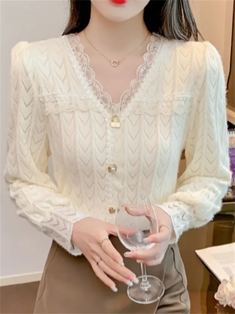 Grace Female Shirt Women Pullover Lace Blouses V-neck Bottom Shirt Off White Tops Spliced Warm Shirt OL Long Sleeve Autumn Blous