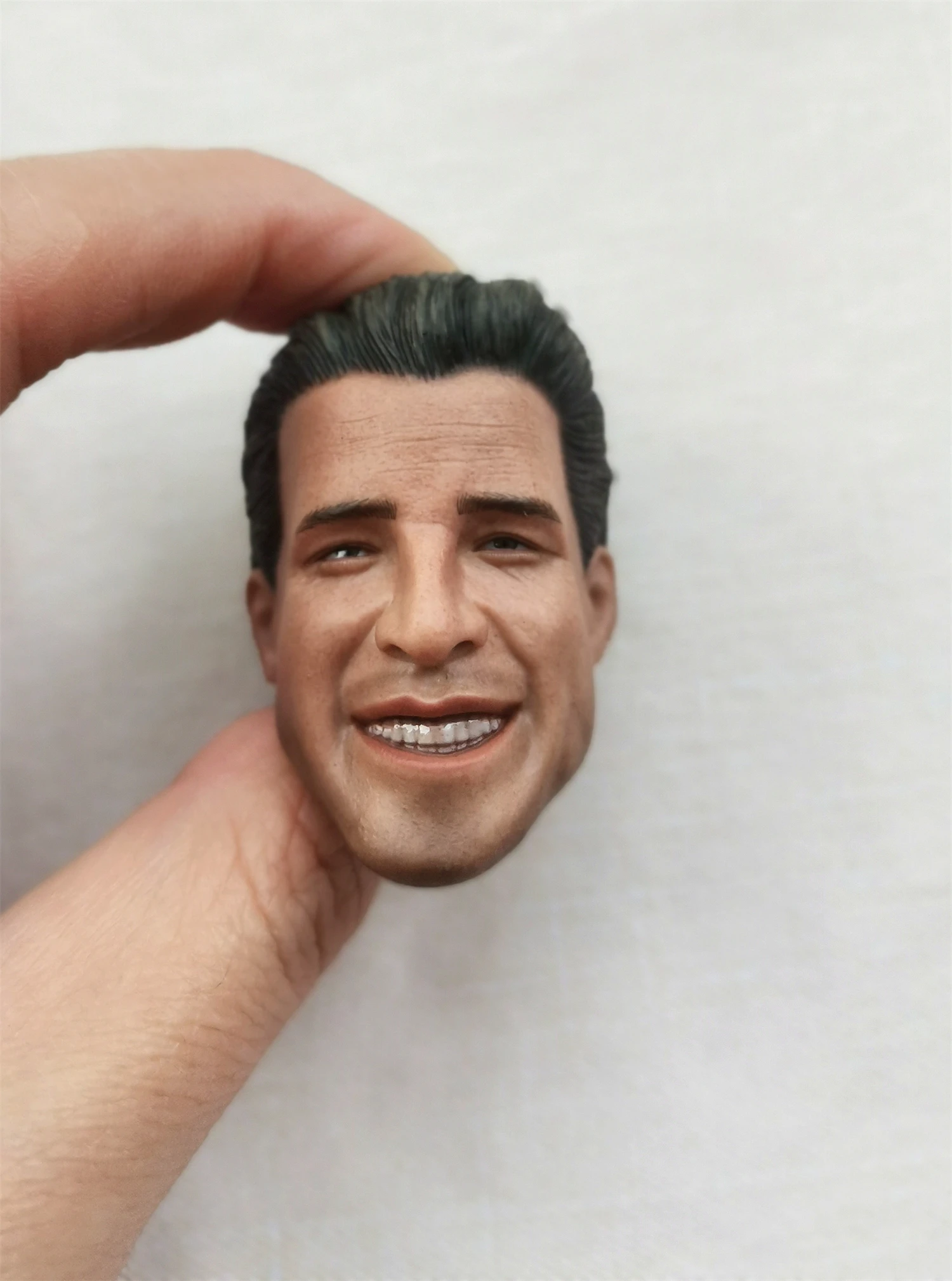 1/6 European Actor Smile Man Head Carved Fit 12'' Suntan TBLeague Action Figure