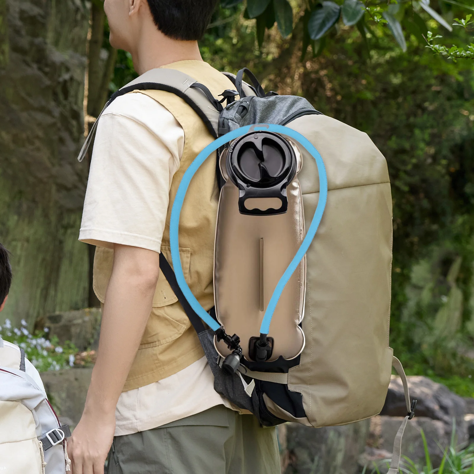 

Neoprene Hydration Bladder Insulation Sleeve Lightweight Durable Water Bladder Tube Cover For Outdoor Adventures Insulated