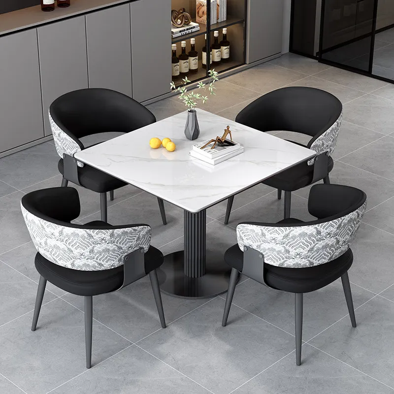 

Повседневный игровой стол для карточных игр, стол для студийных дискуссий, стол для крафтового пива, небольшой ресторанный стол, кофейный бар, итальянский минималистичный металлический квадратный набор