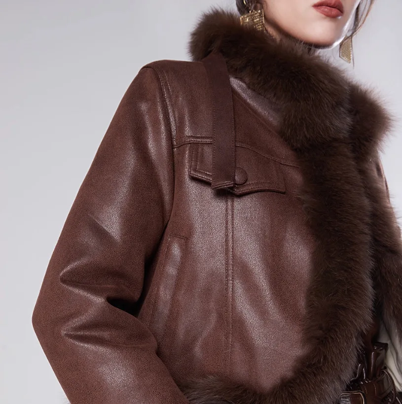 Elegante moda High-end Socialite Giacca in ecopelle Pelliccia di volpe Patchwork PU Bottone Sottile Spessore Caldo Cappotto corto Donna Inverno