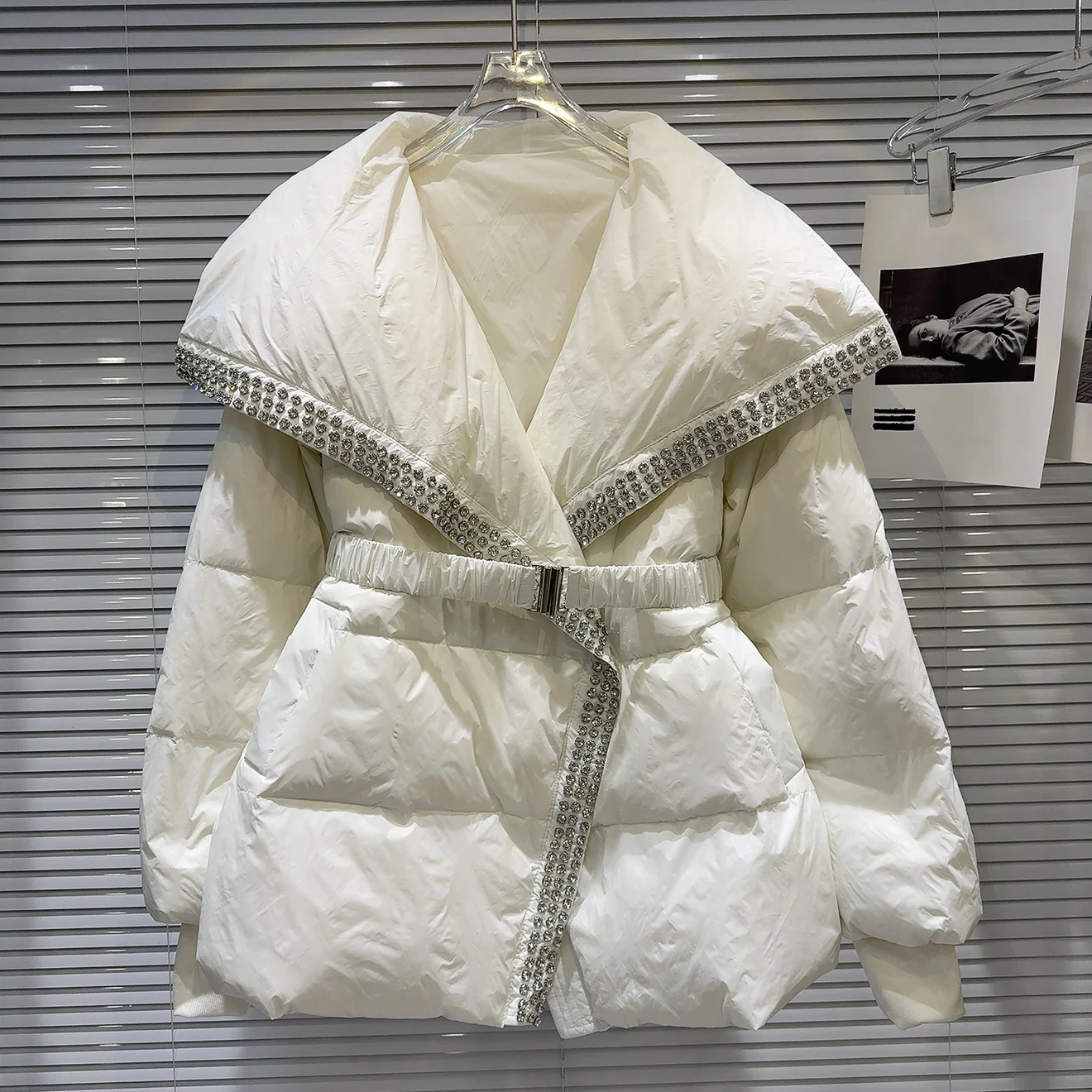 

Winter Short Large Lapel Diamond Down Jacket Women White Duck Down with Belt Cotton Jacket Coat Female Thick Warm Parker Outwear
