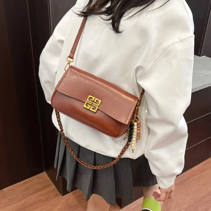 

Women's Vintage Shoulder Bag for Daily Travel with Faux Suede Material Metal Hardware Roomy Interior Comfortable Wear