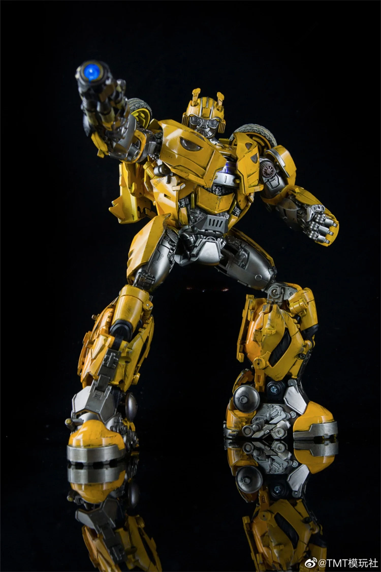 【在庫あり】TMT TMT-01 バンブルビー バトルダメージペイント DLX 可動フィギュア ギフト コレクタブル