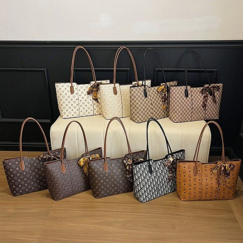 

Women One Size Flap Shoulder Bag Fashionable Middle Aged and Young Fit Durable Daily Carry Stylish Ladies Handbag