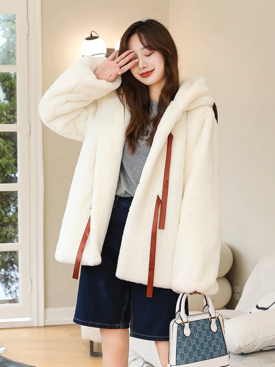 2024New Bear Style Winter Lovely Plush Coat femminile Kawaii Bear Ears spessa con cappuccio Soft Fluffy Faux Rabbit imitazione pelliccia Lolita