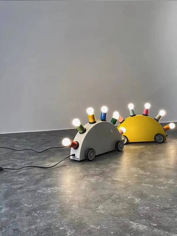 النمط الإيطالي للأطفال الكرتون سيارة ديكور المنزل حلية الإضاءة ممفيس الكلاسيكية لمبة مكتب السرير القراءة ضوء الليل Led