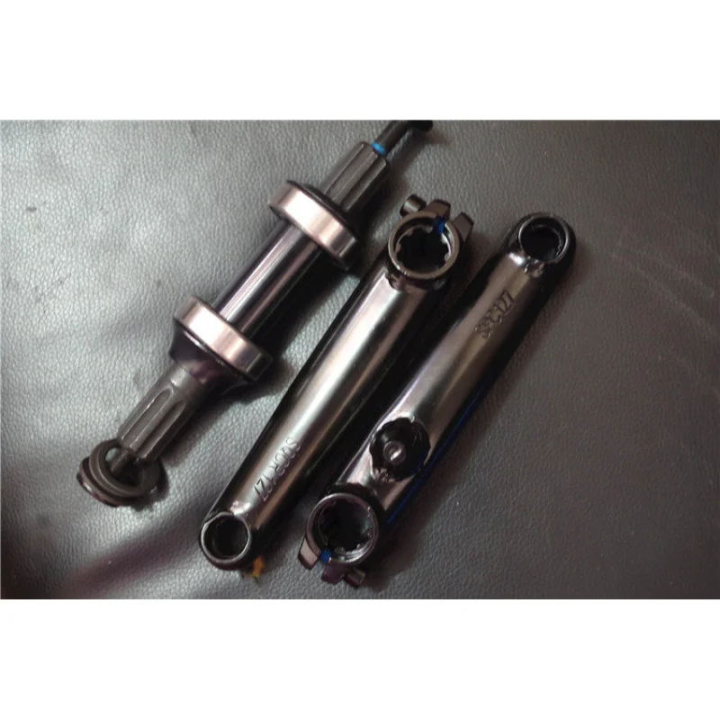 

Двухкомпонентный кривошип из хромолистой стали — длина 127 мм, 8 разъемов для BMX 12/14 дюймов и детских балансировочных велосипедов