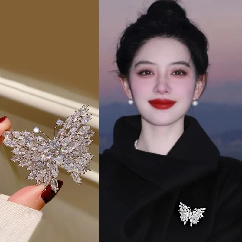 Sparkling Crystal Butterfly Brooch, Luxury Rhinestone Insect Lapel Pin, Elegant Shiny Brooch for Coat Blazer Scarf Dress