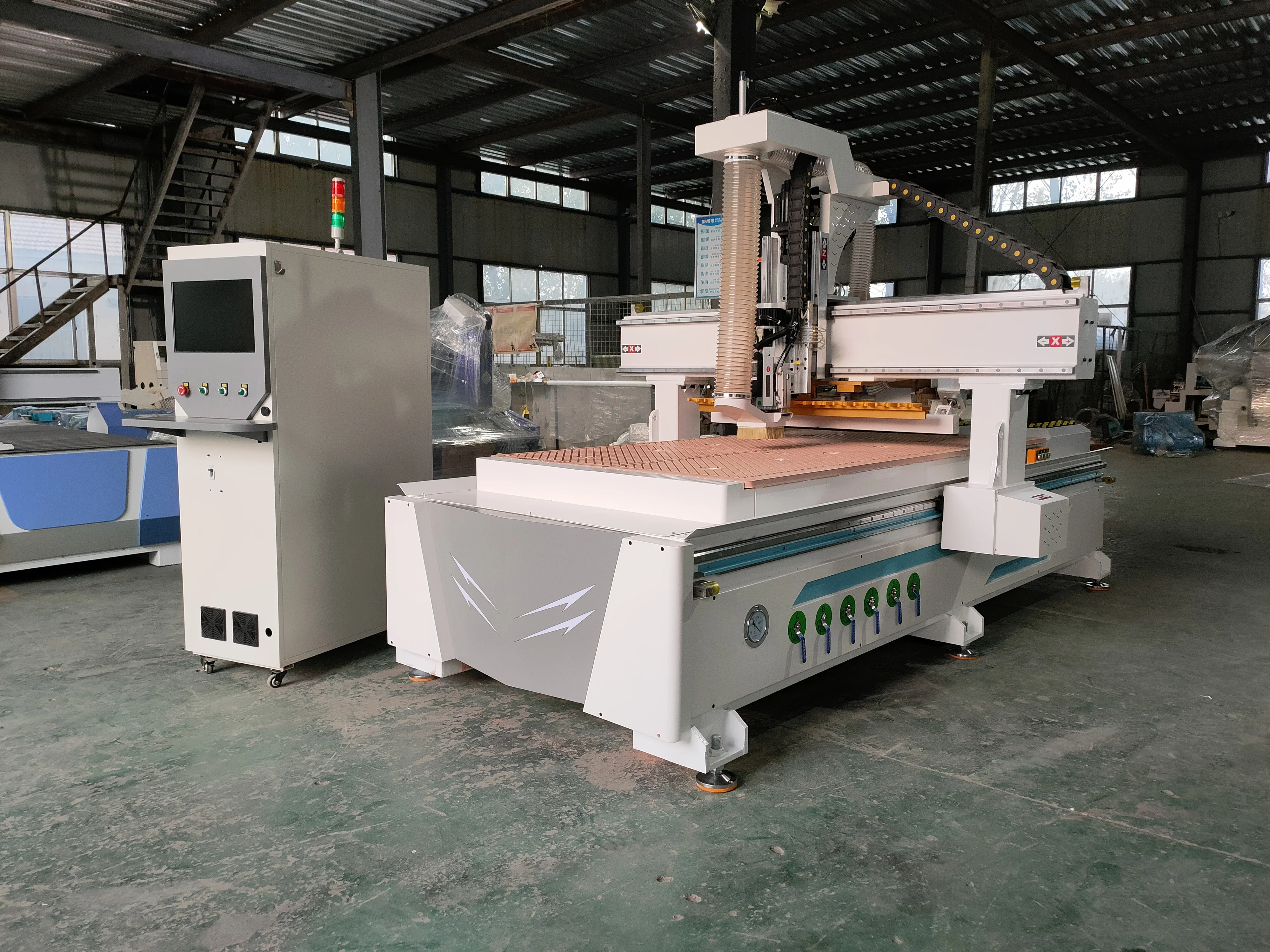 

5*10 футов 9,0 кВт ATC шпиндель фрезерный станок с ЧПУ экономичный деревообрабатывающий станок с серводвигателем для изготовления мебели