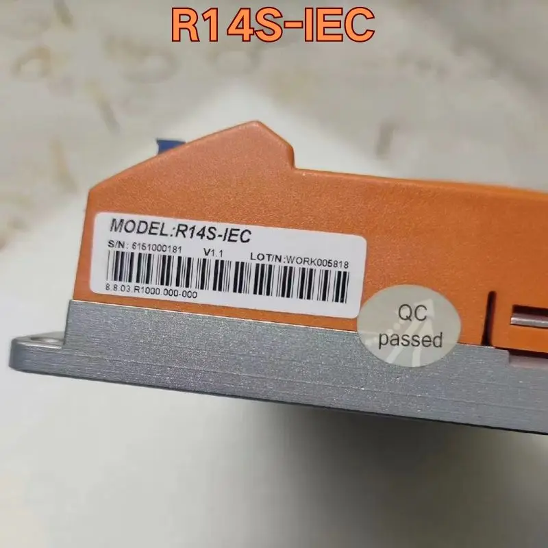 The test function of the second-hand PLC controller R14S-lEC is normal