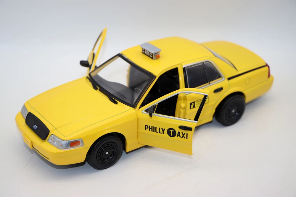 nuevo-modelo-a-escala-1-24-de-gl-creed-1999-crown-victoria-philly-taxi-coche-de-juguete-de-aleacion-fundida-a-presion-para-coleccion-o-regalo