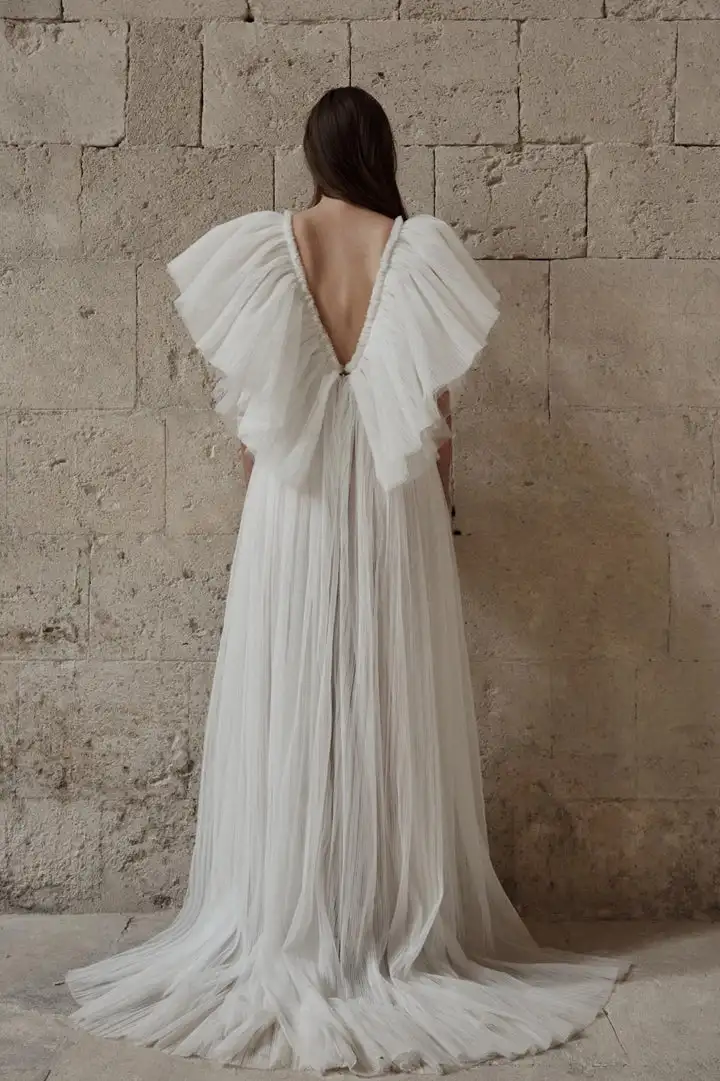 Romantische See Thru Lange Tule Gewaad Geplooide Tule Strand Bruiloft Bruidsjurken Met Delicate Bloem Diepe V-hals Sexy Vrouwen Jurk