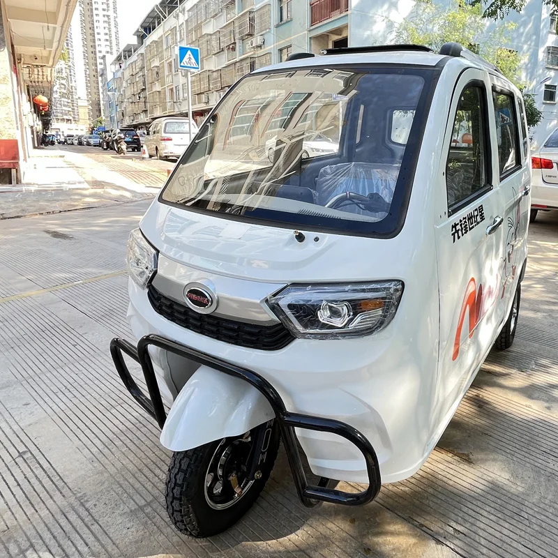 2023 New Design Enclosed Body 3 Wheel Electric Vehicle With One Person Electric Car Design Mini Car 300CC