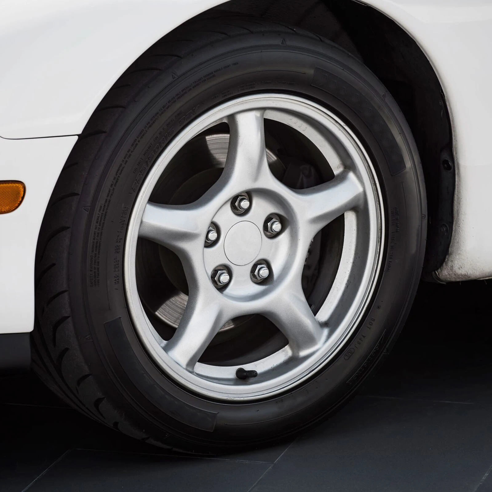 Tuercas de bloqueo de rueda de coche, tuercas de bloqueo antirrobo, pulido, duradero, prevención de óxido, reemplazo de tuerca de bloqueo de rueda, 4 Uds.