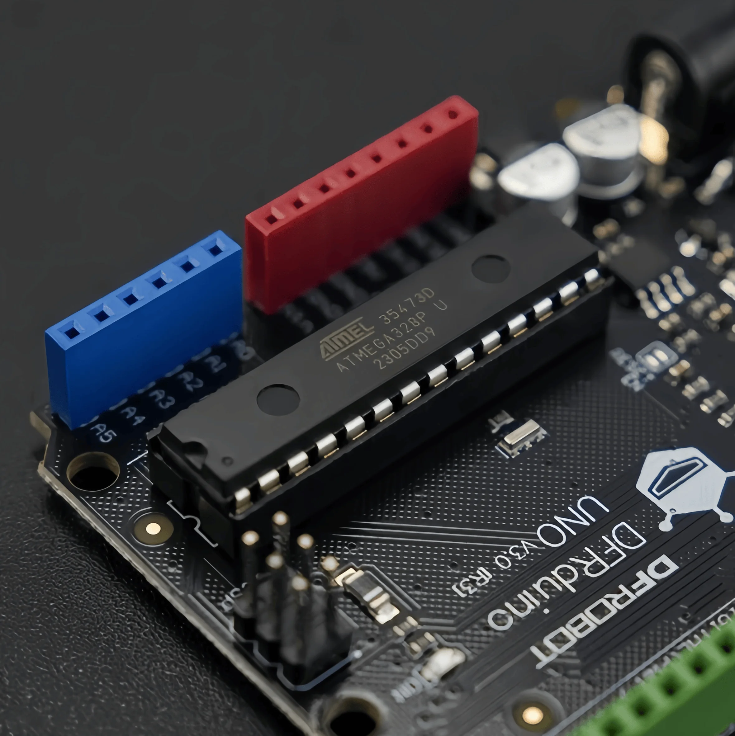 DFRobot Arduino UNO Development Board Controller Beginner's Kit for Makers  Arduino Compatible
