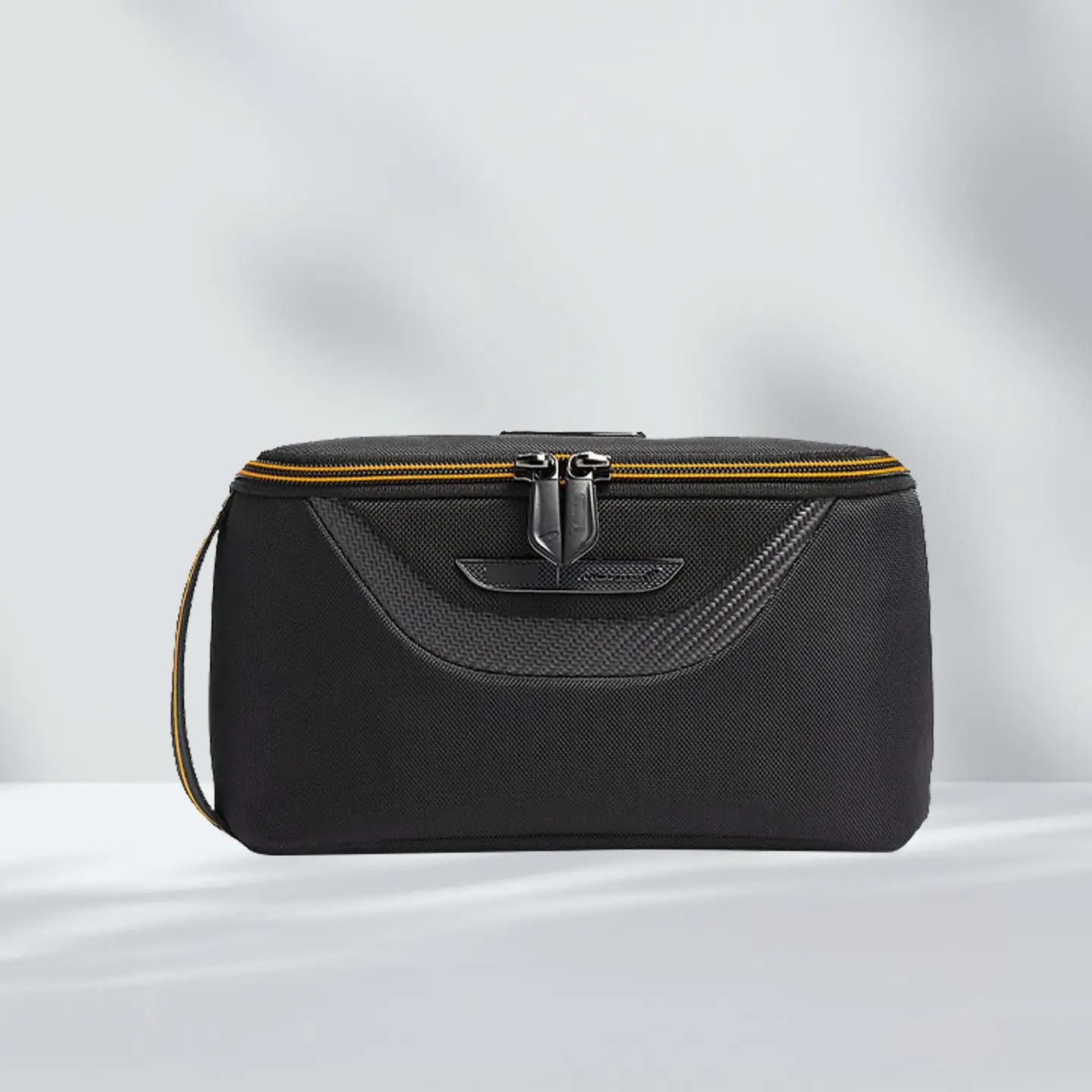 حقيبة محمولة من النايلون للرجال - حقيبة عمل محمولة للسفر والاستخدام الكاجوال، مدمجة ومتينة