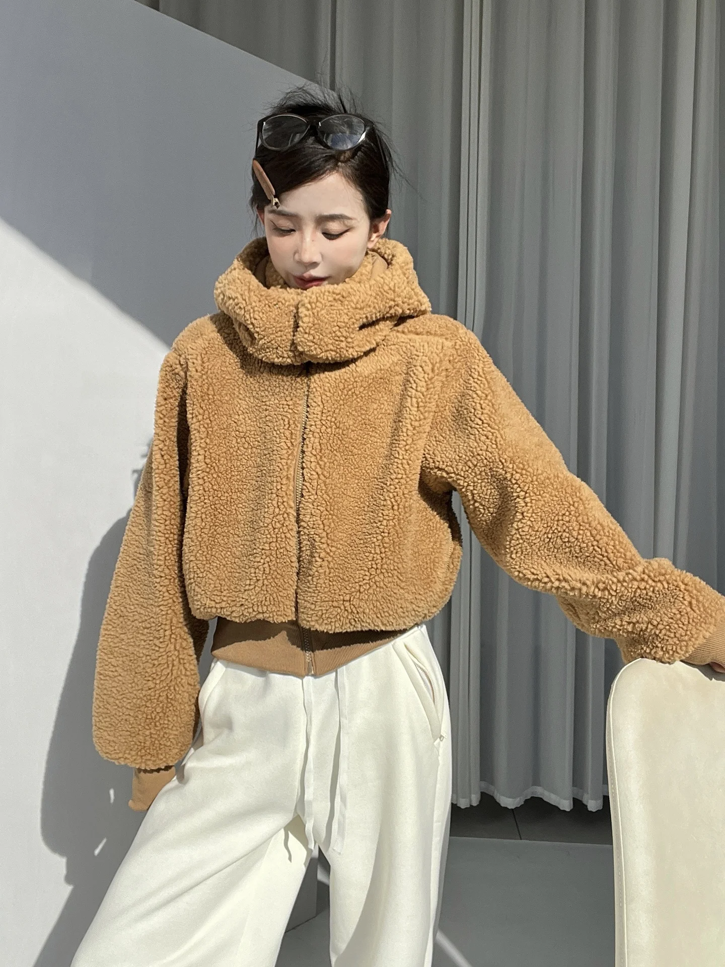 

Экологичное женское пальто MianCun с меховой отделкой, из полиэфирного волокна, с длинными рукавами, повседневное, с капюшоном, на молнии