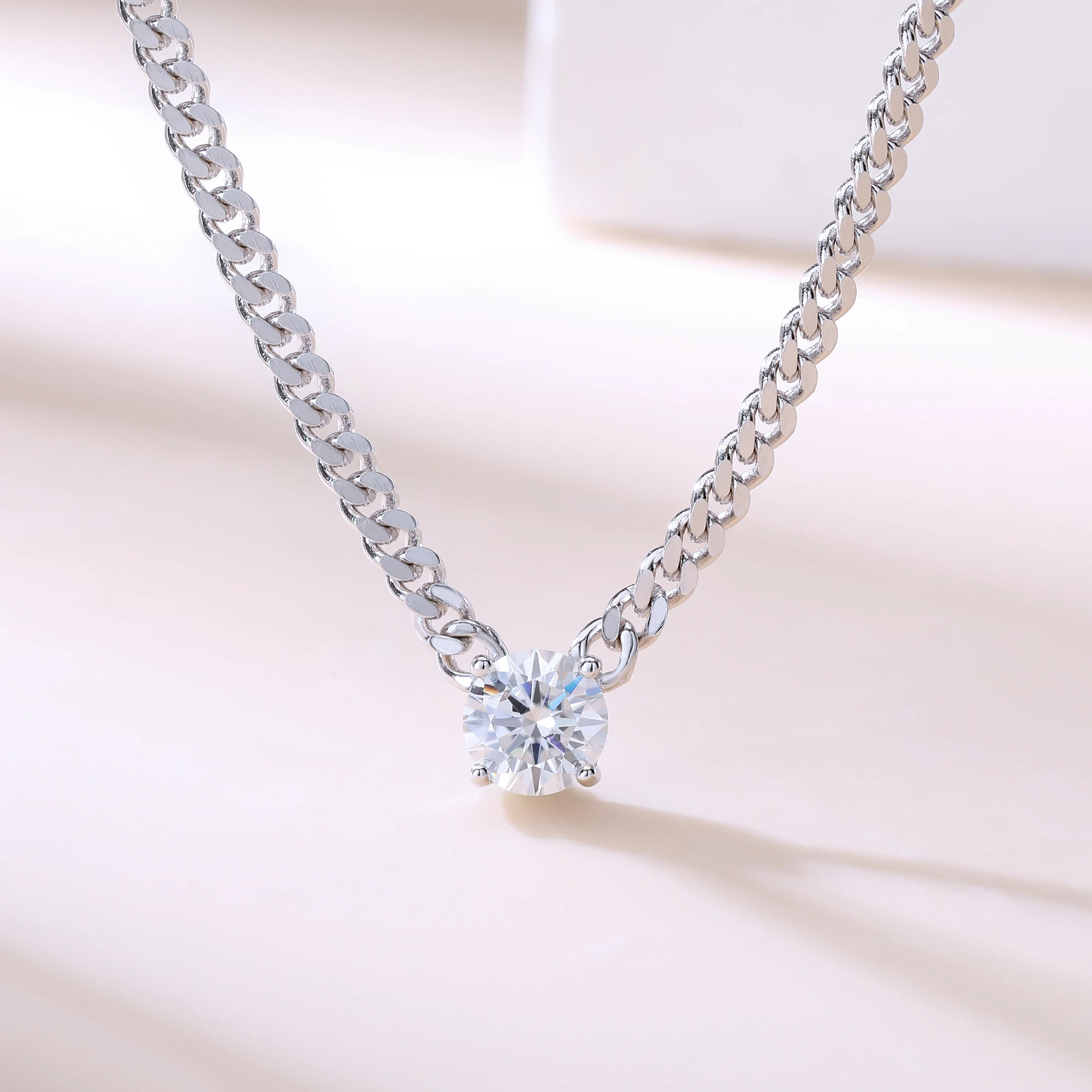 

Gazing Jewelry925 Sterling Silver 1ct D Color VVS Moissanite Cuban Chain Necklace for Women