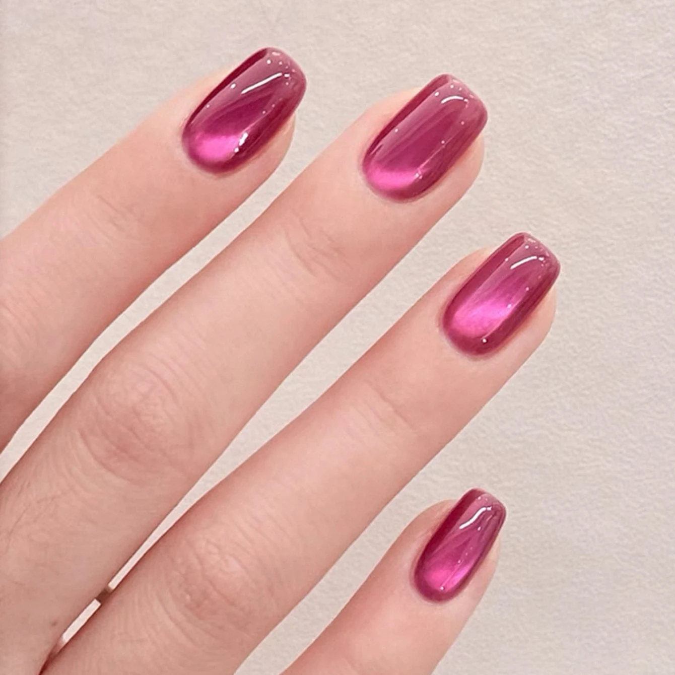 ยาทาเล็บเจล Cat Eye สีชมพูไวท์เทนนิ่ง รุ่นใหม่ 2025 ประดับด้วยลูกปัดแก้วลายมังกร 1-8 ชิ้น