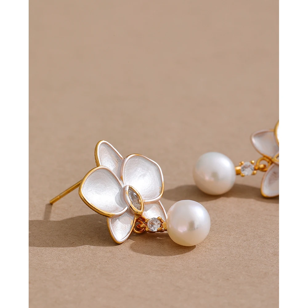 Mchic Fashion Natural Pearl CZ Flower Drop Earrings Copper Golden 14K Real Plated Korean Exquiaite Charm Jewelry for Women Gift