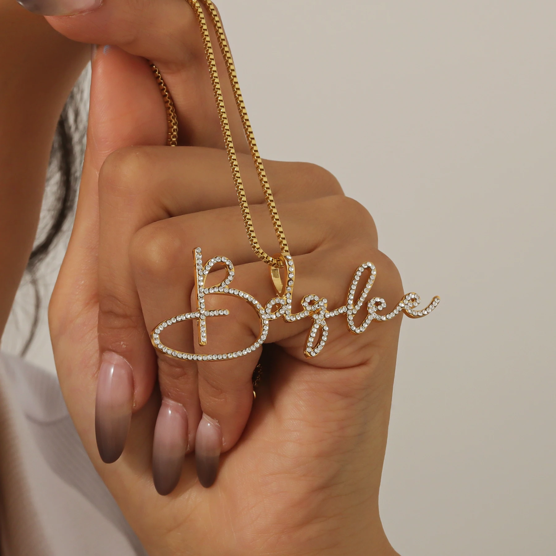 Collier personnalisé avec nom en cristal de diamant, plaqué or 18 carats, en acier inoxydable, pendentif personnalisé en zircone pour femmes