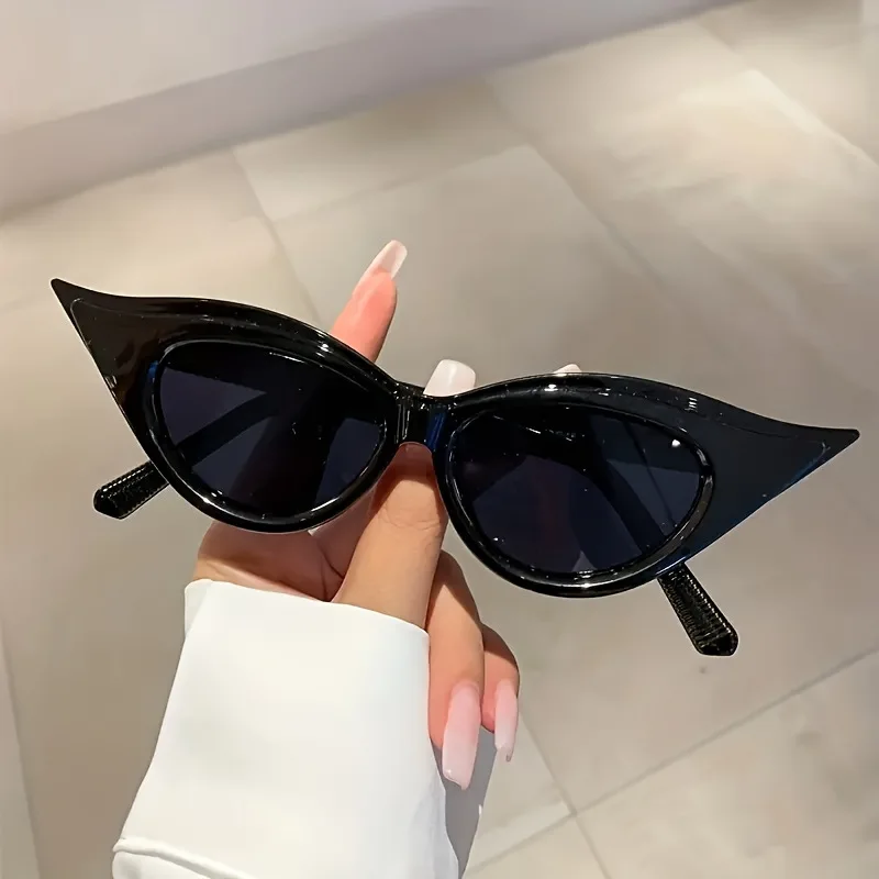 Retro Contrast Cat Eye Sunglasses for Women Men Y2K Sharp‑Point Frame Trendy Fashion Sun Glasses Outdoor Shades UV400 Eyewear