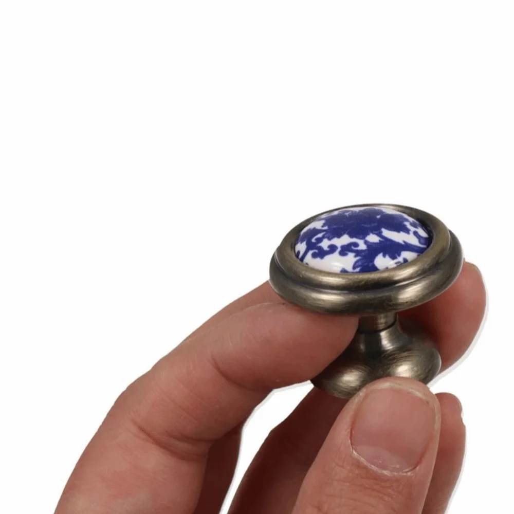 1 قطعة الزهور الخزف الإبداعية الأزرق والأبيض الأثاث موضة مقابض سحب مقبض الباب مضمد مقابض للخزانة مقابض أدراج
