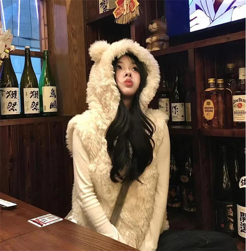 

Жилет с медвежьими ушками, меховое пальто, женский, осень-зима 2025, новый стиль, жилет с капюшоном, имитация ягненка, плюшевый жилет, женский жилет