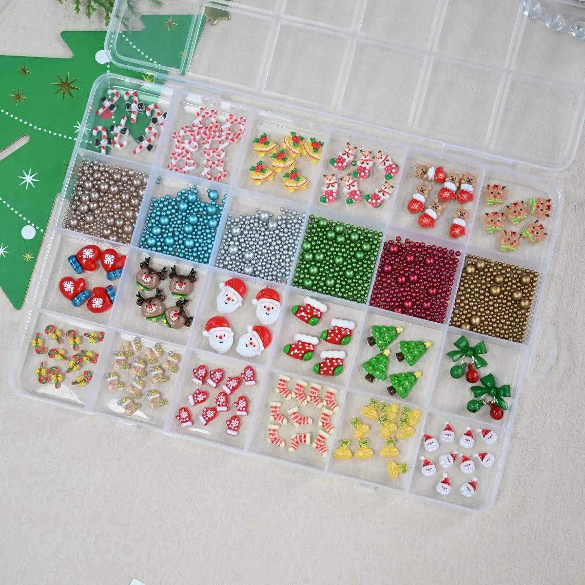1 Box Weihnachts-Nagelkunst-Dekorationen 3D Harz Weihnachtsmann/Schneemann/Baum Nagelcharms Gemischte Farben Perlen & Mini-Nagelornamente