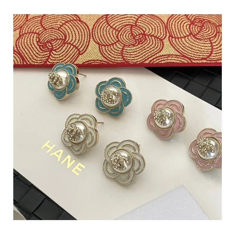 

Xiaoxiang Earrings Classic Camellia Stud Earrings Temperament Earrings Versatile Trend Stud Earrings