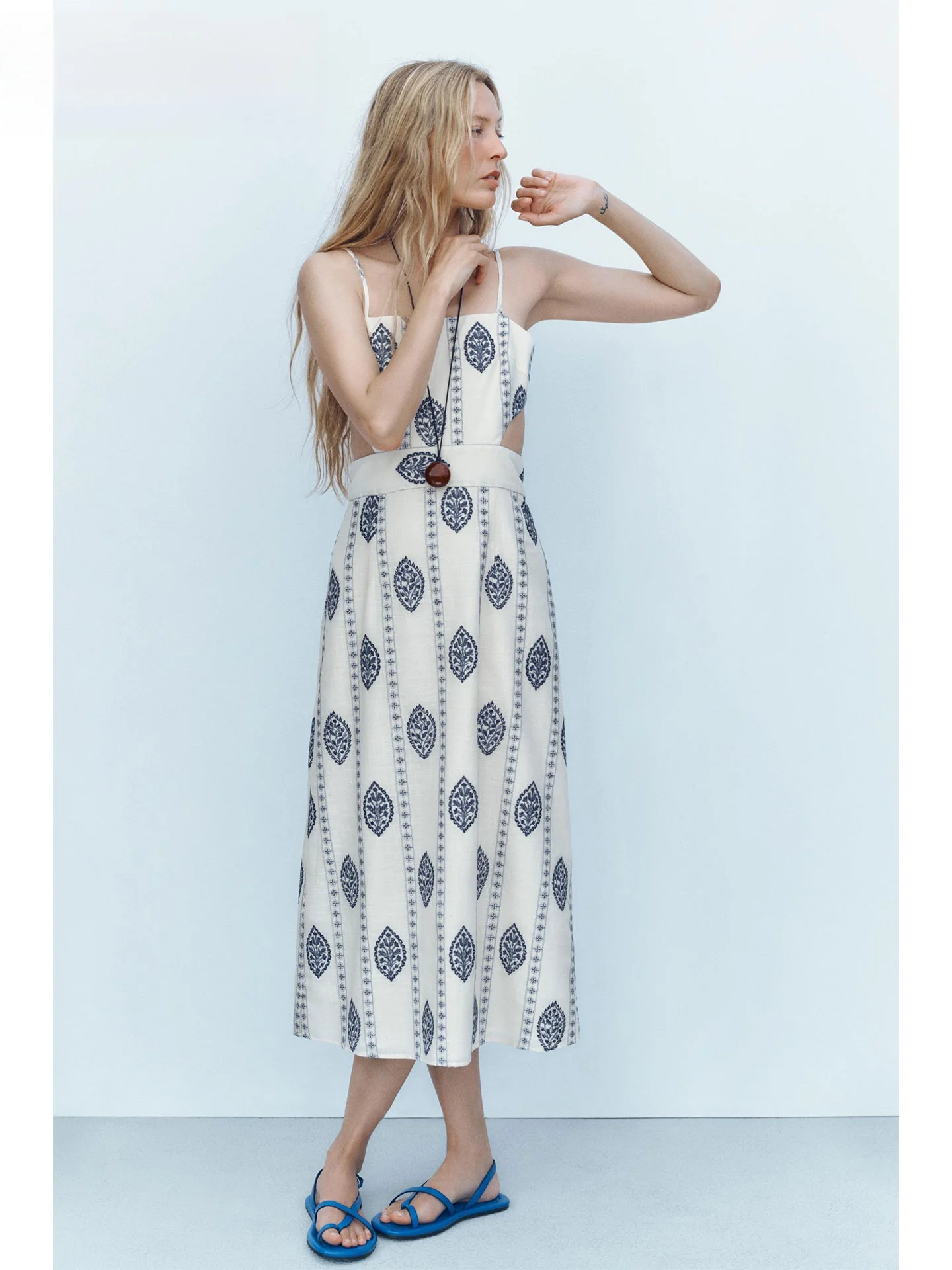 

Ele, миди с высокой талией и вышивкой Dr, красивое летнее новое поступление, женское платье с открытыми плечами, повседневное платье