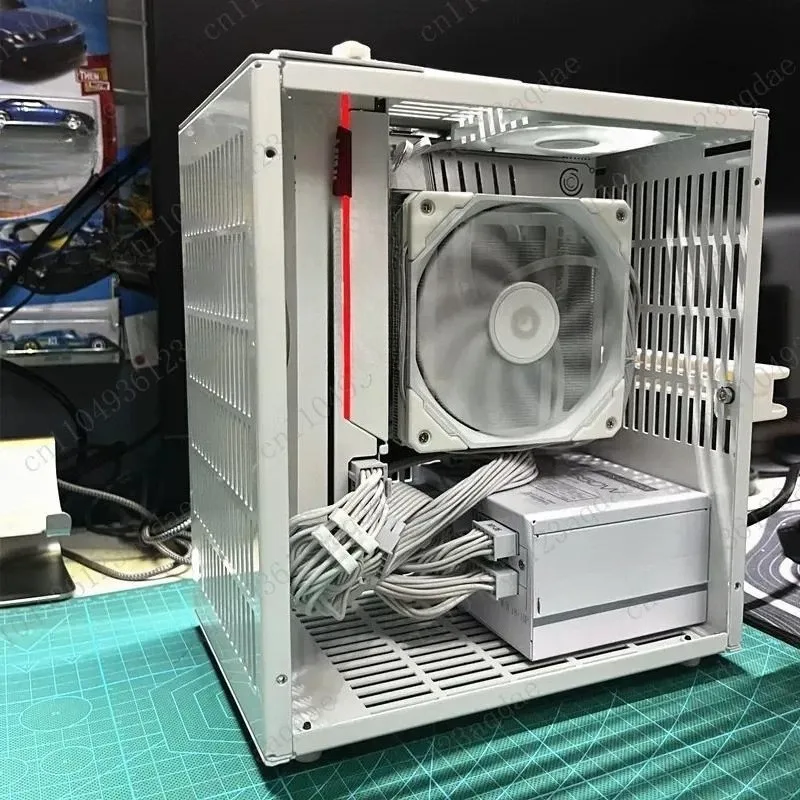 All-aluminum Small Computer Chassis  Vertical Portable In-line Graphics Card  Power Supply