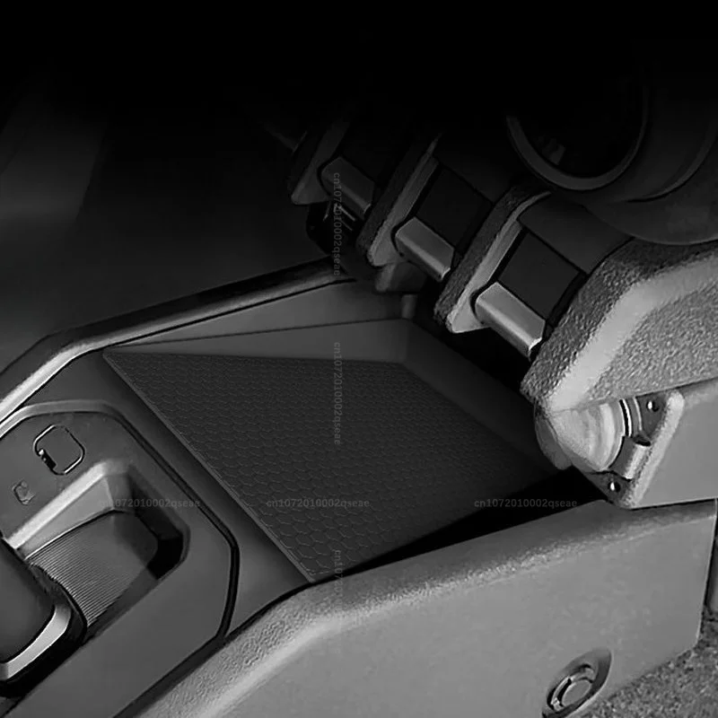 Auto-Mittelkonsolen-Ablage für Suzuki Jimny 2024 2025, Silikon-Organizer für die Mittelkonsole, Zubehör zur Aufbewahrung und Ordnung, Schwarz – Detail 2