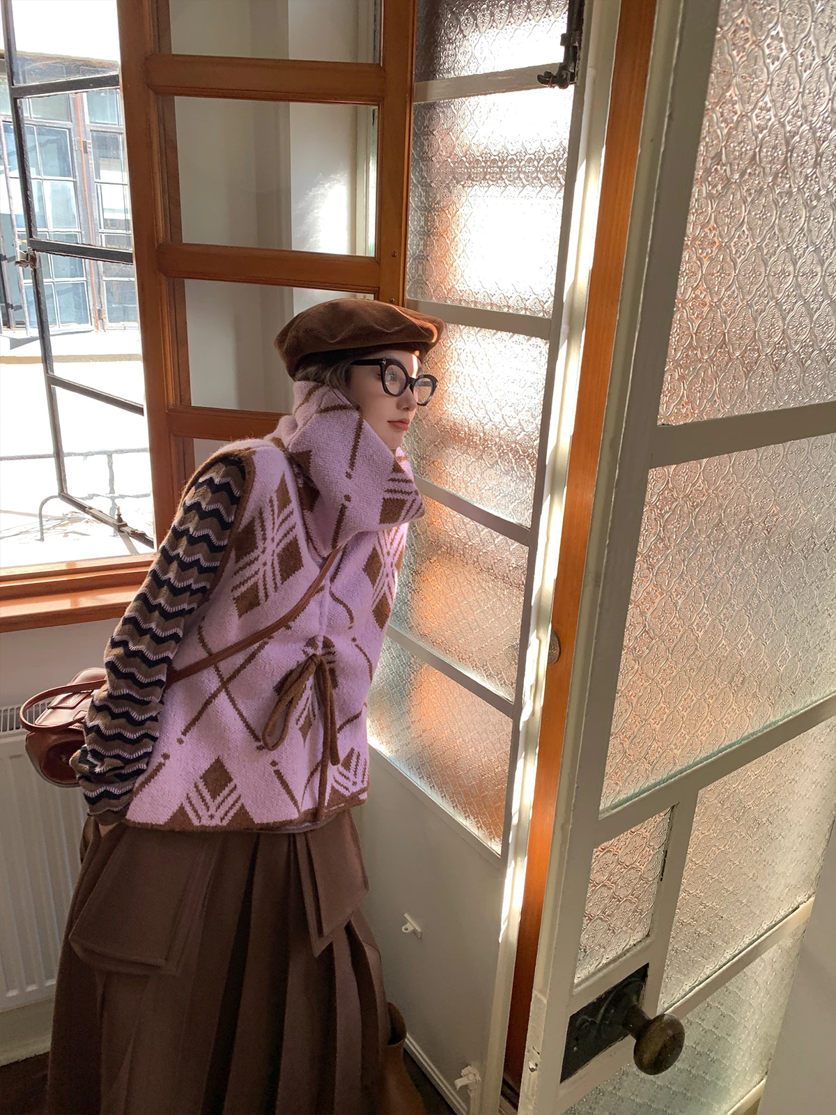 

Design Sensation Women's Knitted Sweater f High Collar Slim Fit Retro Top for Winter Straight Tube ape Nylon Polyester A...