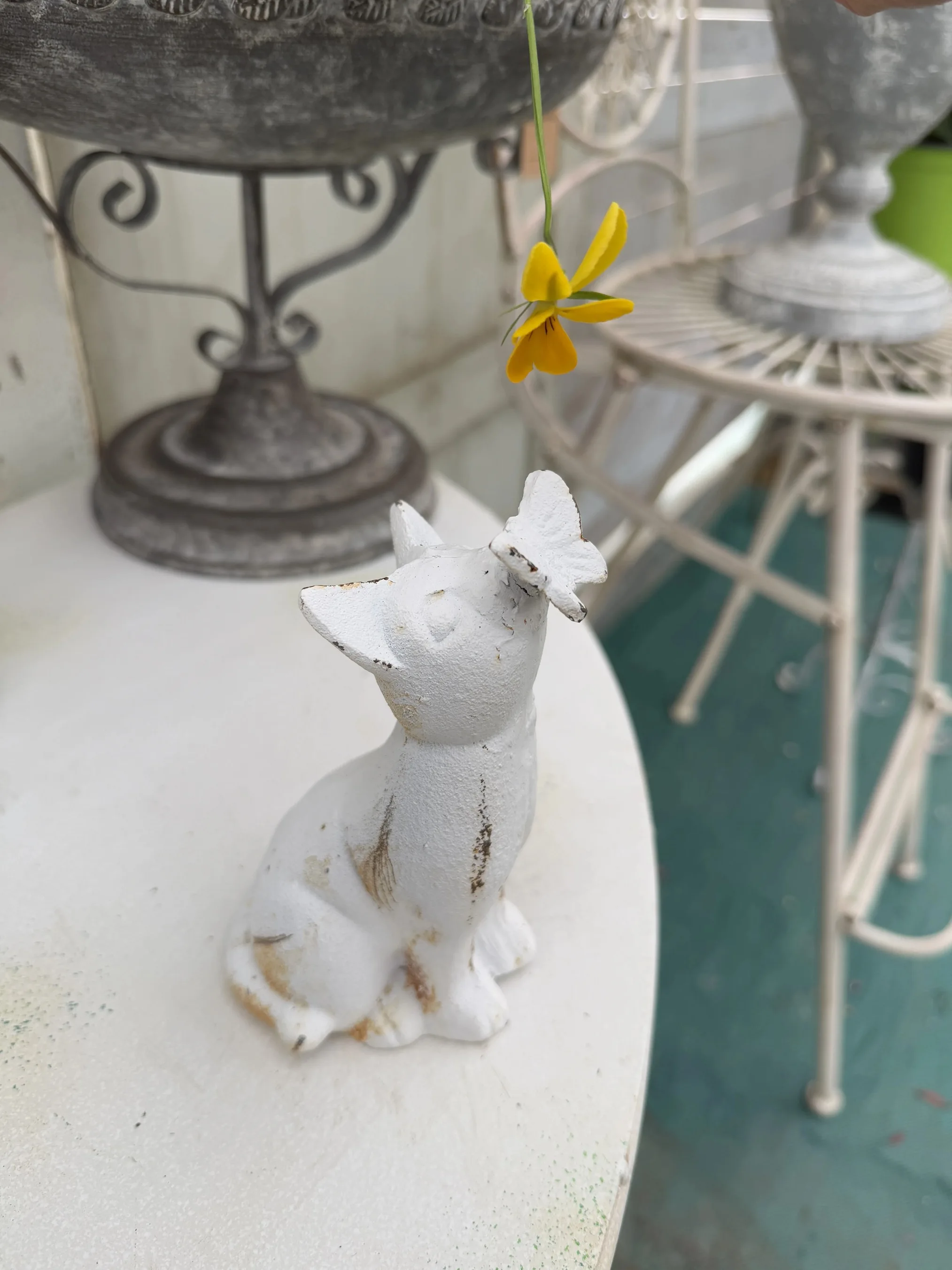 

Vintage Cast Iron Cat Figurine, Distressed White Finish, Rustic Garden Decor, 3.1 x 5.9 Inches