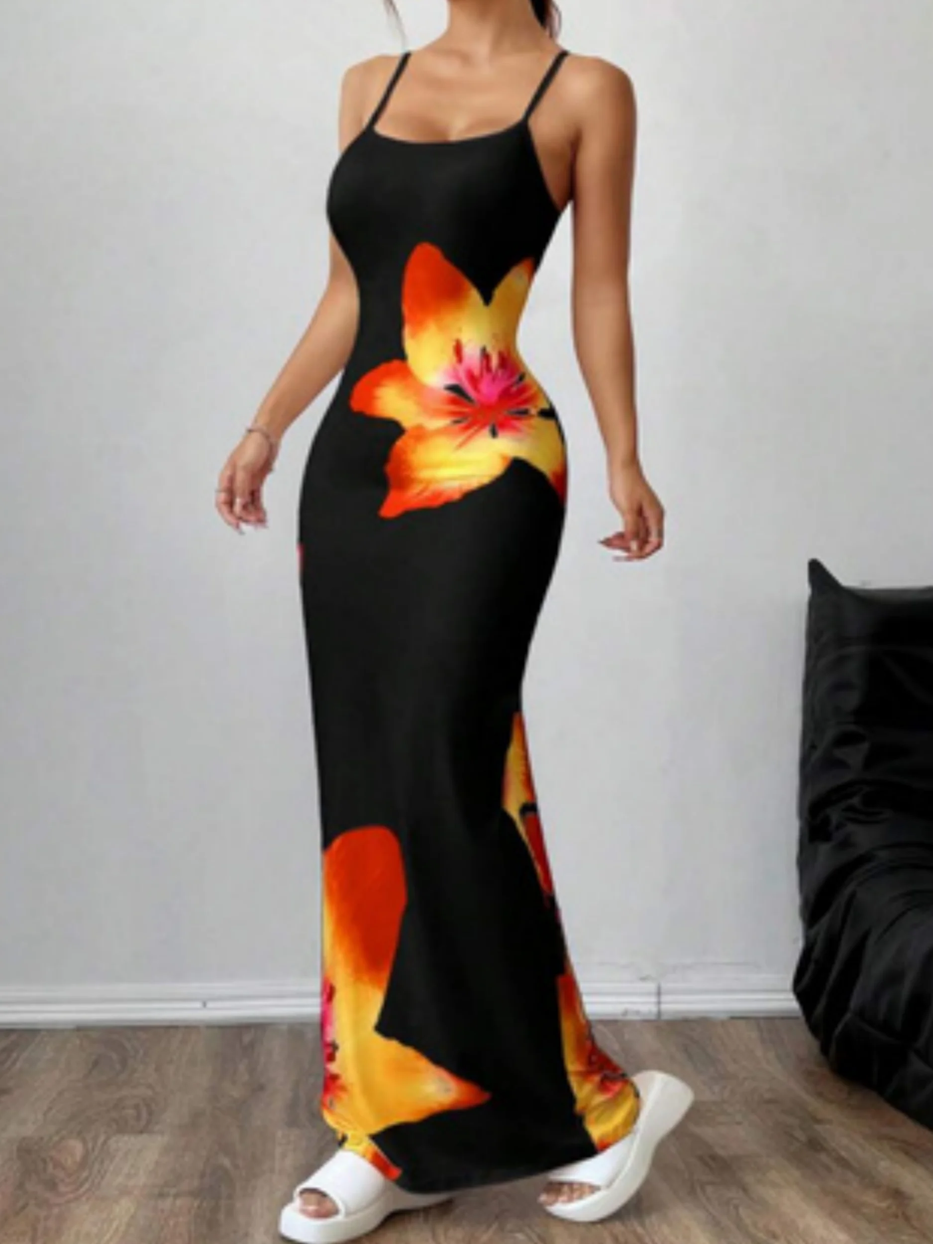 Elegant and directional new style women's fashionable and sexy women's dress