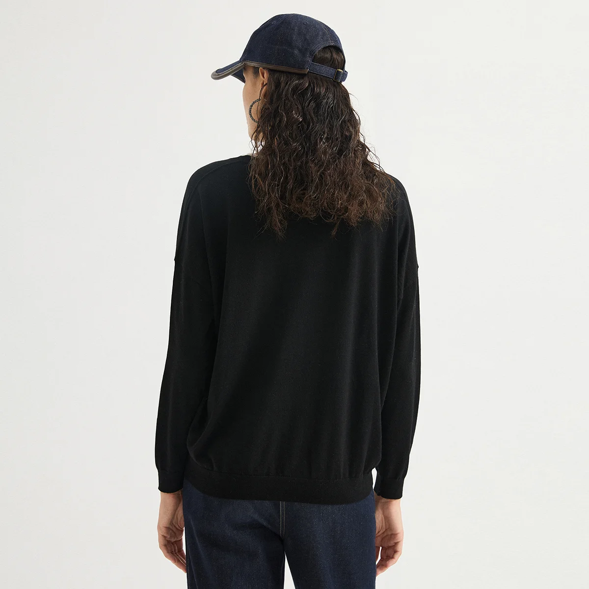 BD3621781 Women's 100% Wool Oversized V Neck Pullover Long Sleeve Contrast Trim V-Shape Chain Two-Tone Relaxed Quiet Luxury Fall
