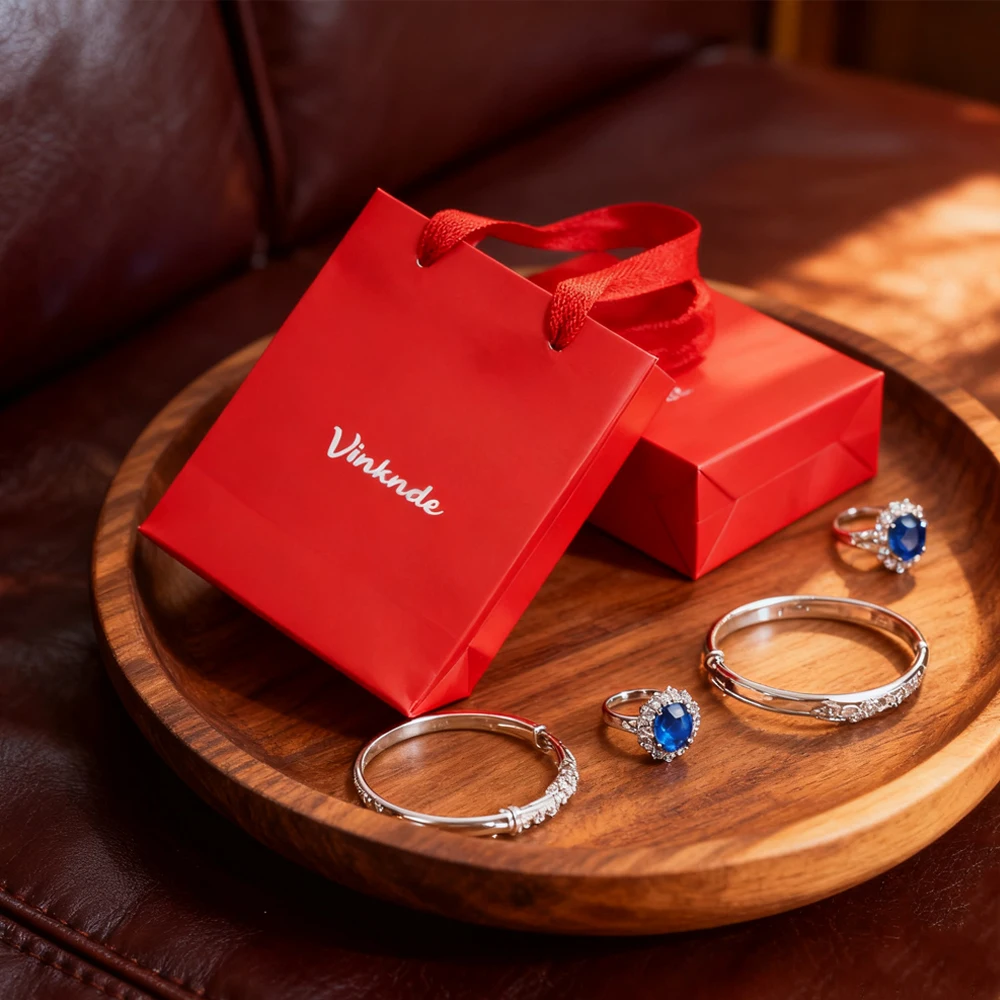 

100 шт. индивидуальный логотип 12x6x16 см, красные бумажные сумки-тоут, сумка для покупок, перерабатываемая крафт-бумага, подарочный пакет «сделай сам», оптовые подарочные пакеты с ручками