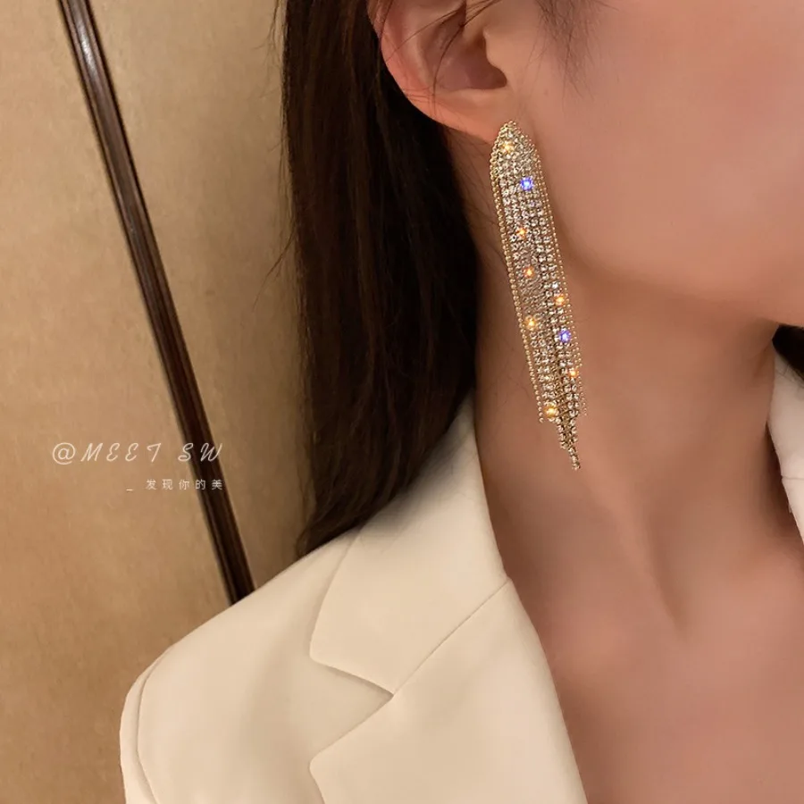 Long fringe earrings 2023 new explosion flash diamond exaggerated earrings light luxury high-end bridal dress earrings women