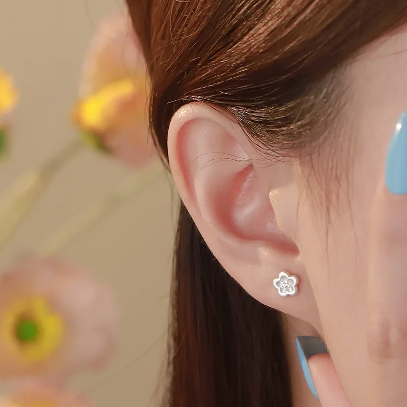 أقراط صغيرة على شكل زهرة من الفضة الإسترليني عيار 925 حقيقية للنساء الساحرة مجوهرات راقية لطيفة وإكسسوارات نباتية هندسية