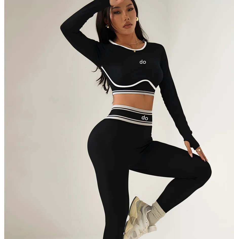 2026 Fashion Sports Set Women's Autumn/Winter New Round Neck Long Sleeve Yoga Dress Top Outdoor Sports Fitness Yoga Set