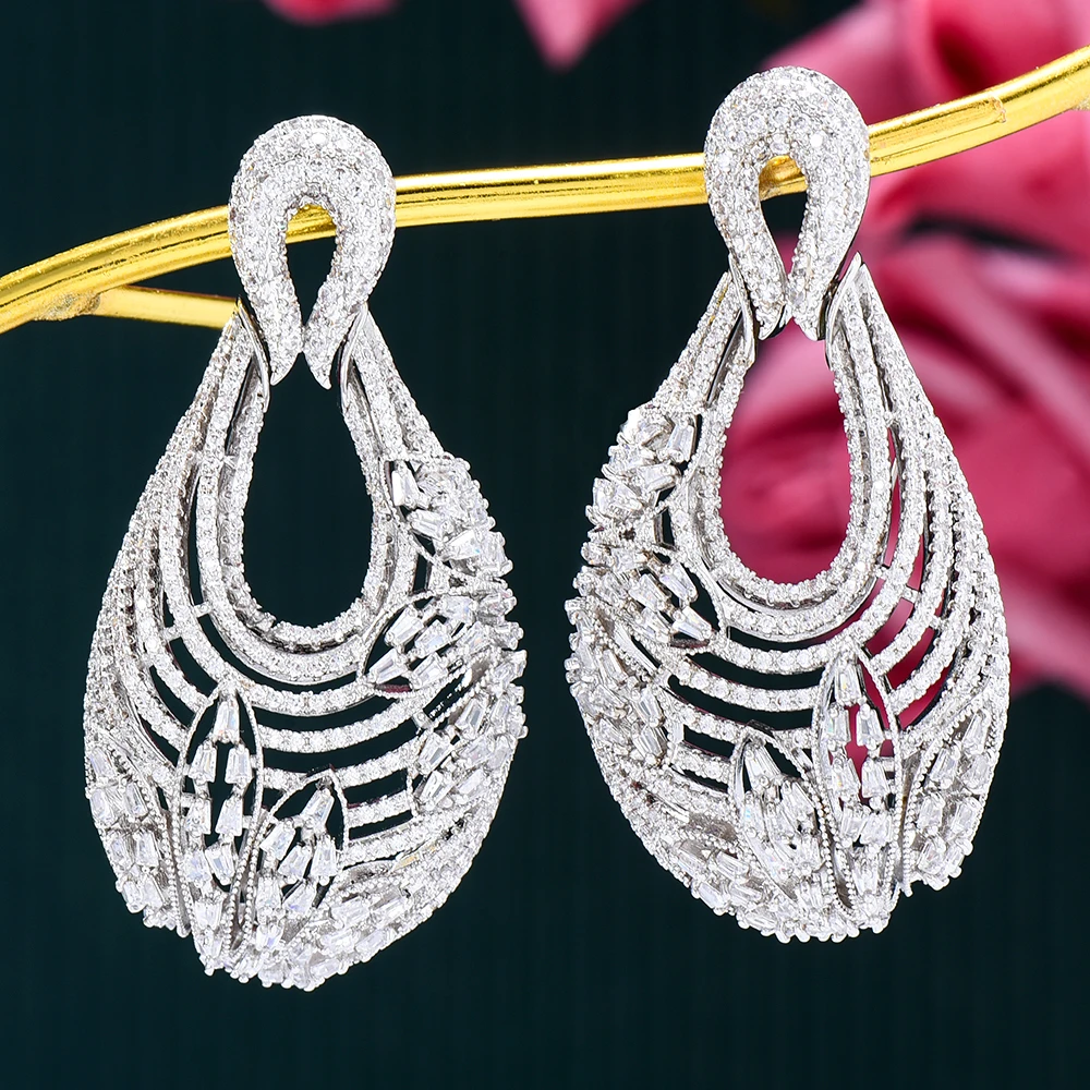 

Soramoore New Ethnic Pendant Dangle Earrings Vinatage Luxury Big Fashion Jewelry Handmade Wholesale Original Brand New Trendy