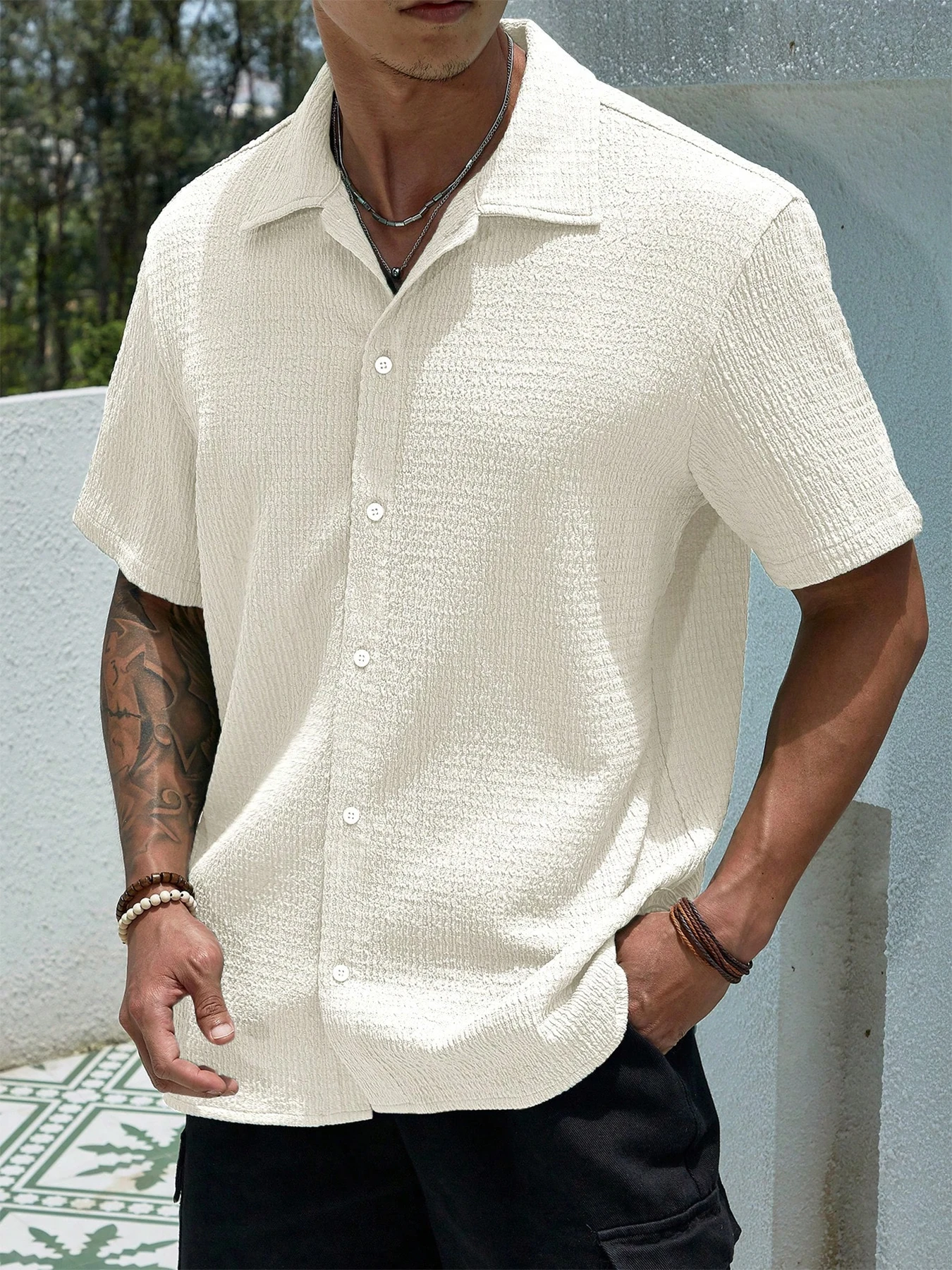 Men's Casual Shirts, Short-Sleeved Men's Shirts, Summer Clothes, Pleated Fabrics, Light and Breathable, Suitable for Queuing for